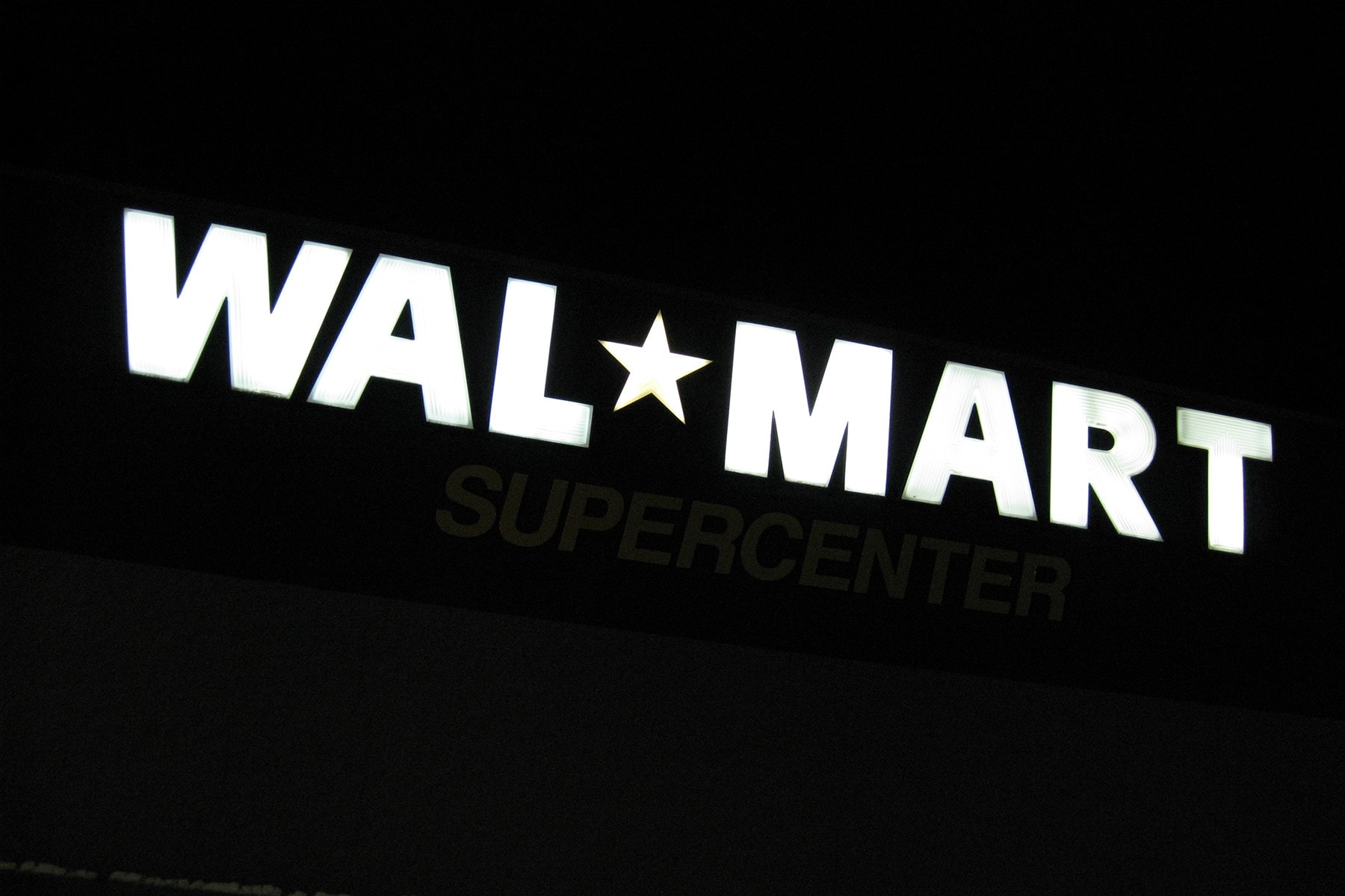 how much money does walmart settle for slip and fall accidents