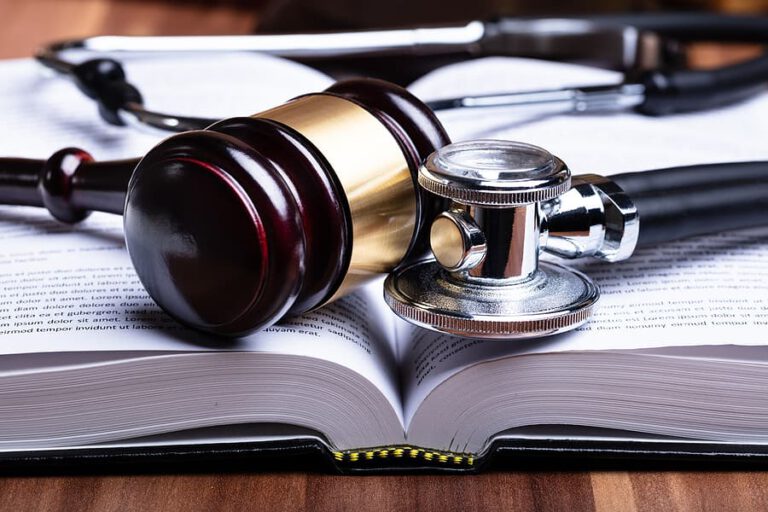 ​Can You Sue for Medical Malpractice Without a Lawyer
