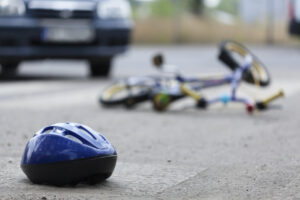 ¿Cómo puede ayudarme un abogado tras un accidente de bicicleta en Chicago, IL? 