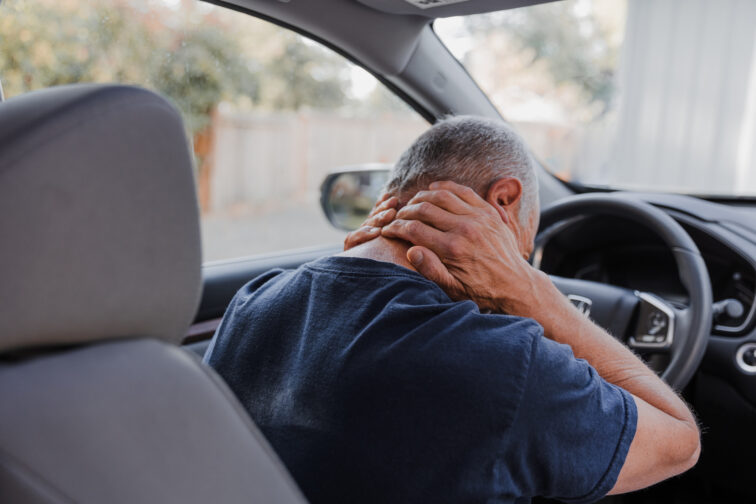 What to Do if You Suffer From Whiplash Symptoms After a Car Accident