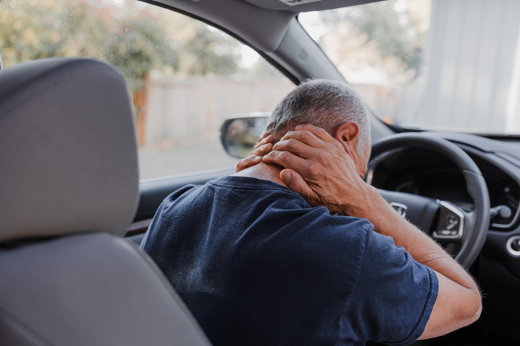 What to Do if You Suffer From Whiplash Symptoms After a Car Accident
