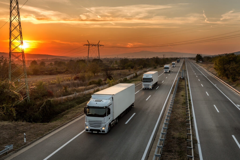 How Fast Can Commercial Trucks Safely Travel on Highways?